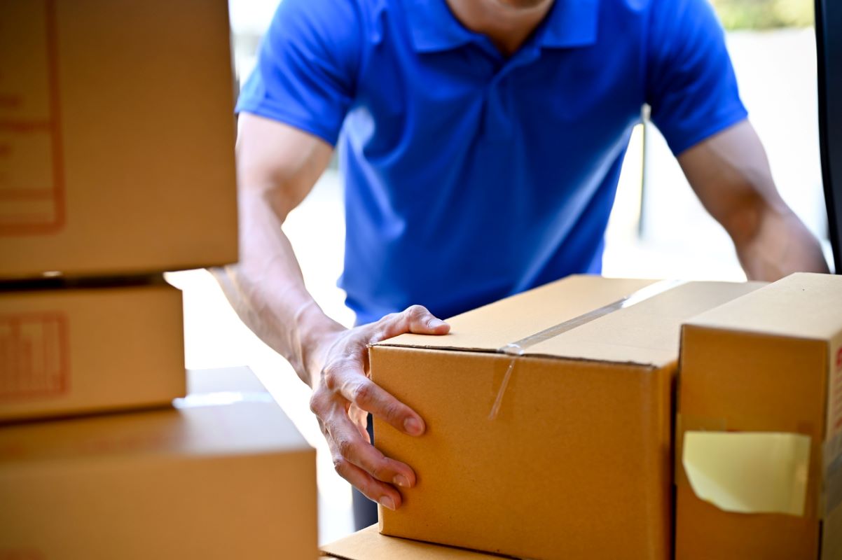 Parcel last mile delivery istock bongkarnthanyakij 1447292368